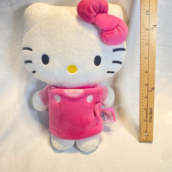 Hello Kitty stuffie and  it’s also a Book! EUC - Picture 9 of 9